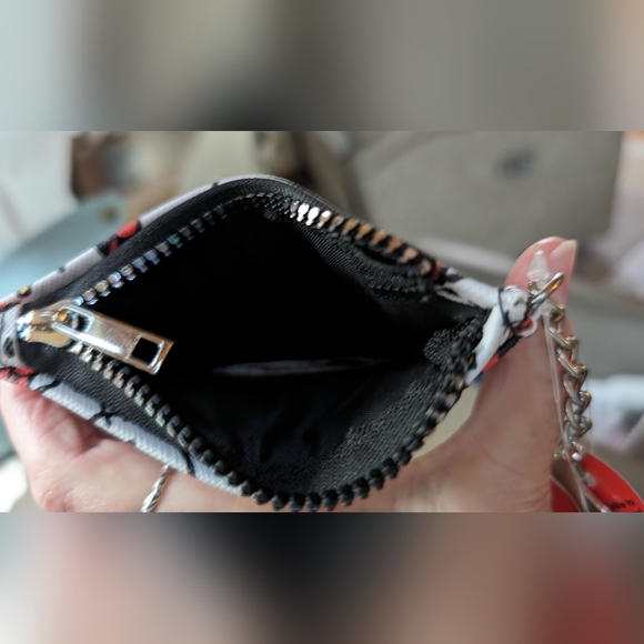 📢 Just In.....Hello Kitty Wallet Keychain - Picture 6 of 7